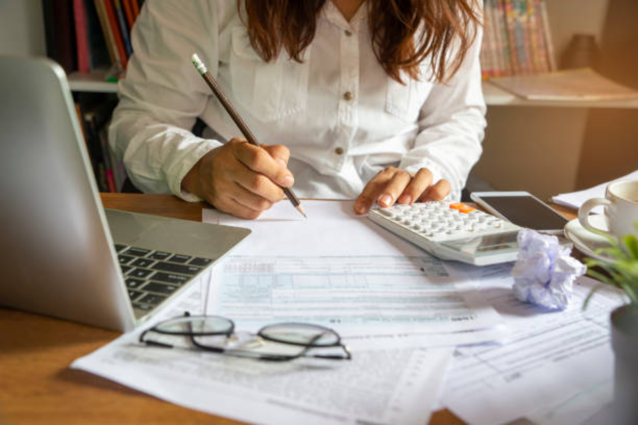 Expat calculating UK holiday let tax and finances