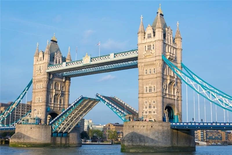 UAE expat buying UK property